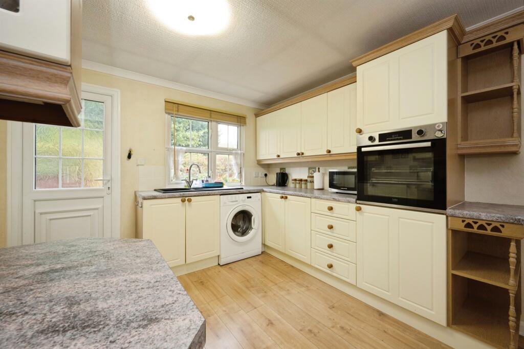 Weston Avenue, Leighton Buzzard photo 3