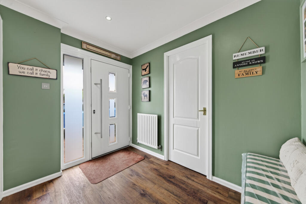 House in Wellingborough, Glenvale Park - More