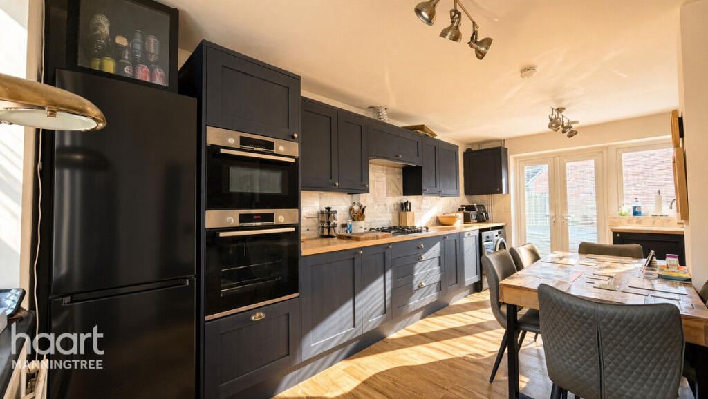 House in Manningtree, Lawford - View 3