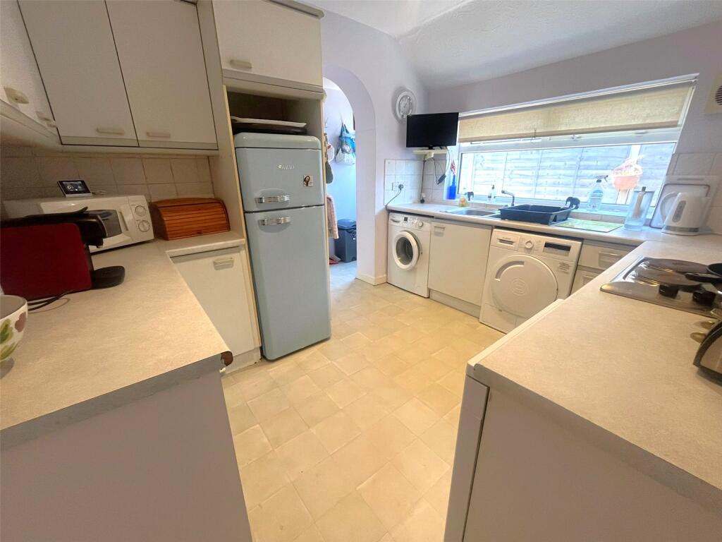 House in Basingstoke and Deane, Oakley - View 2