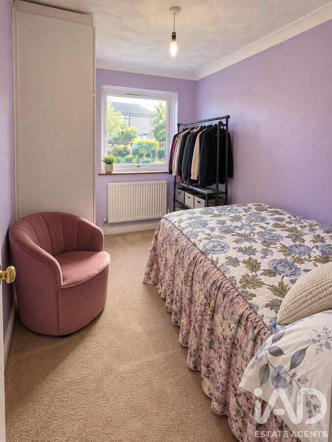 House in Romford - More