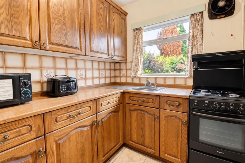 House in Walsall, West Midlands - View 4