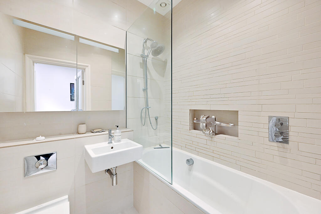 Apartment in London - More