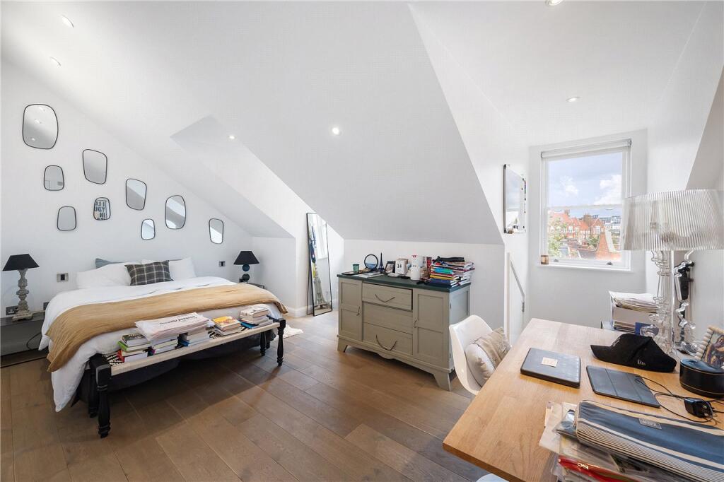 Apartment in London - More
