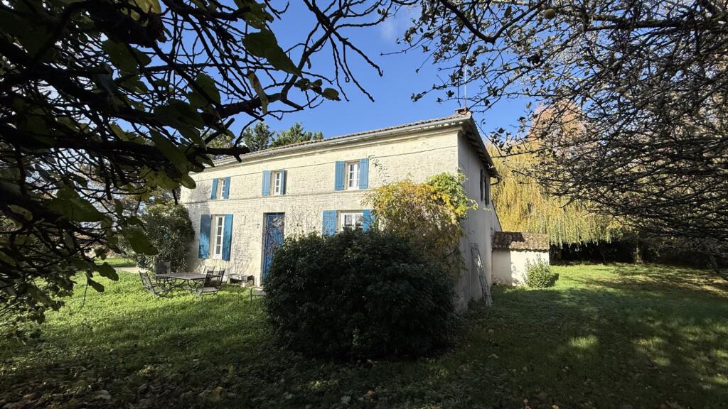 Main image of property: 17120 mortagne-sur-gironde