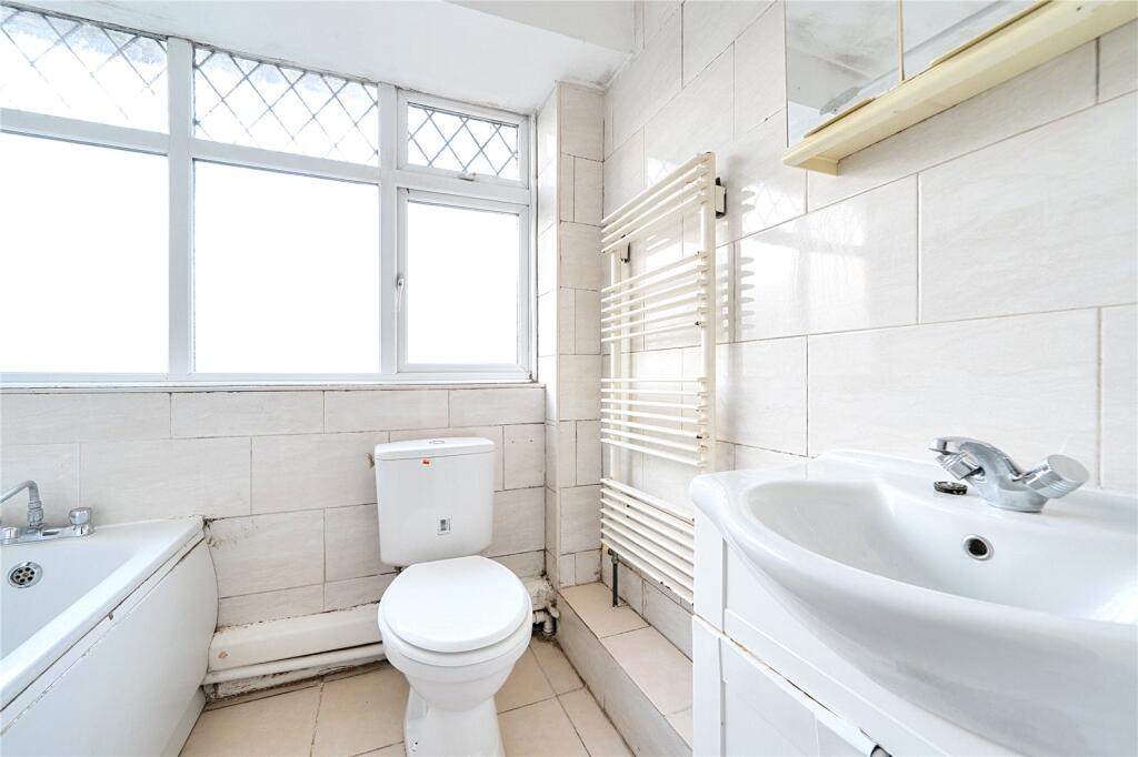 House in Enfield, Southbury - View 4