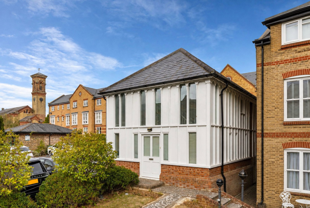 House in Haywards Heath, Southdowns Park - View 2