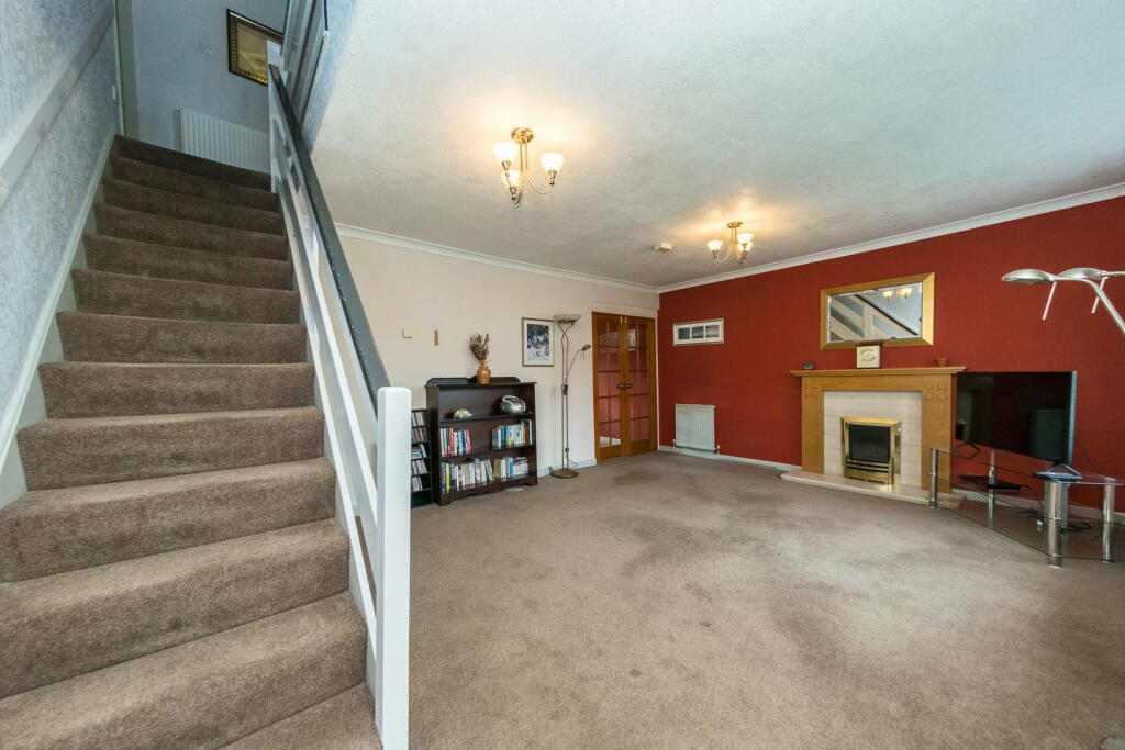 House in Huddersfield - View 3
