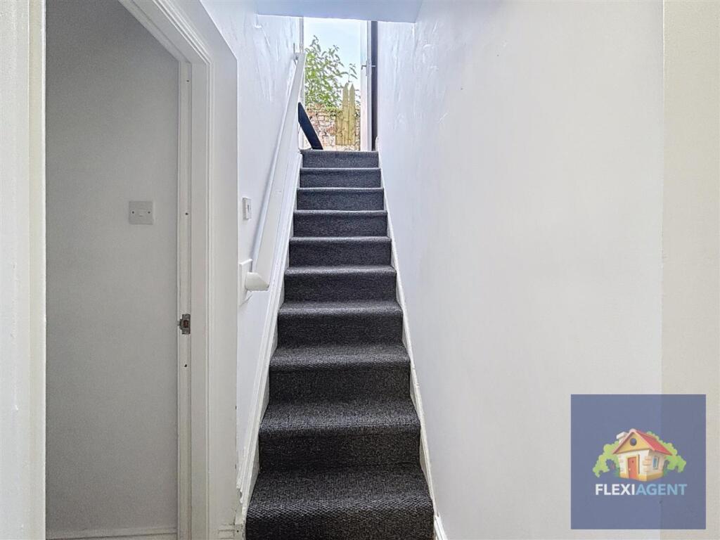4, Royal Terrace, Southport, PR8 1QW photo 2