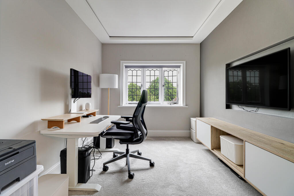 Kirkwick Avenue, Harpenden, Hertfordshire, AL5 - More