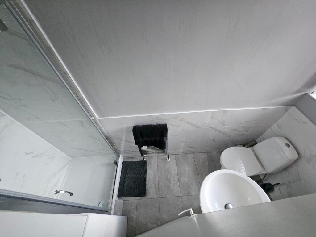 6 bedroom end of terrace house for rent