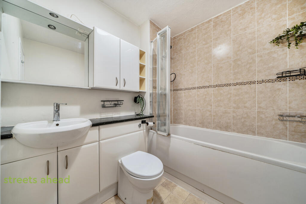 Apartment in Croydon - View 5