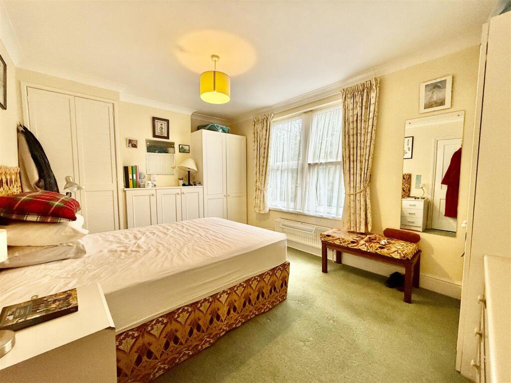 House in Swindon - View 5