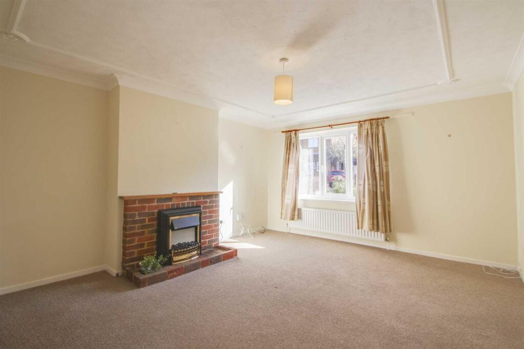 House in Milton Keynes, Furzton - More