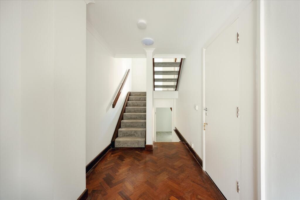 House in London, Barbican, City of London - View 5