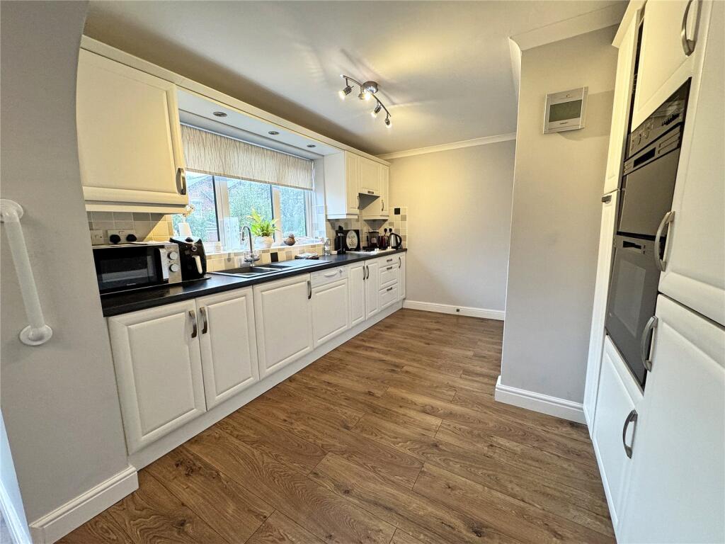 Ferndell Close, Cannock, Staffordshire, WS11 - View 6