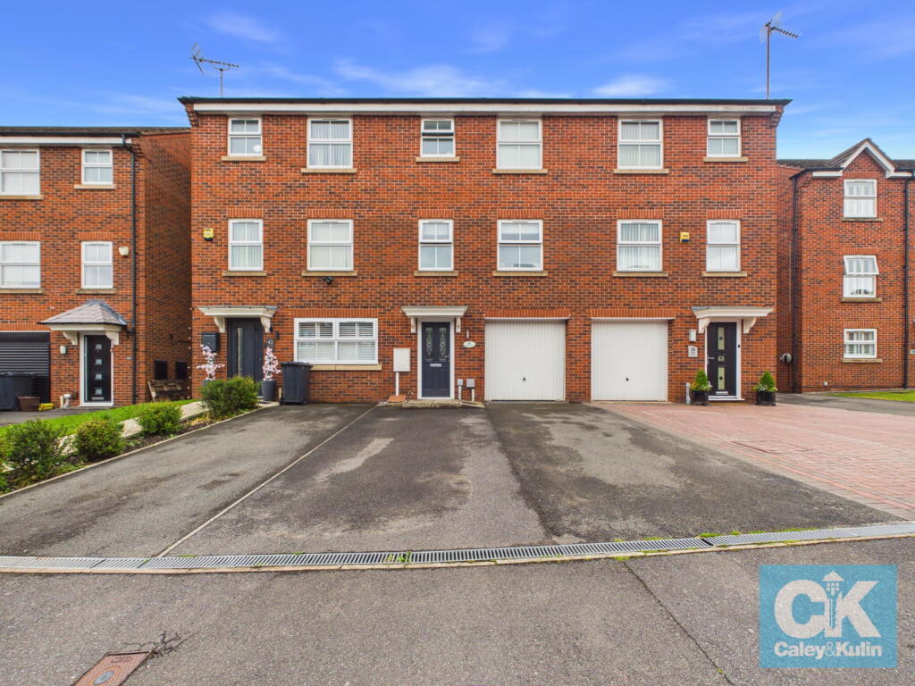 4-bed terraced on Lupin Drive, Huntington, Cannock, WS12 4UR, £290,000