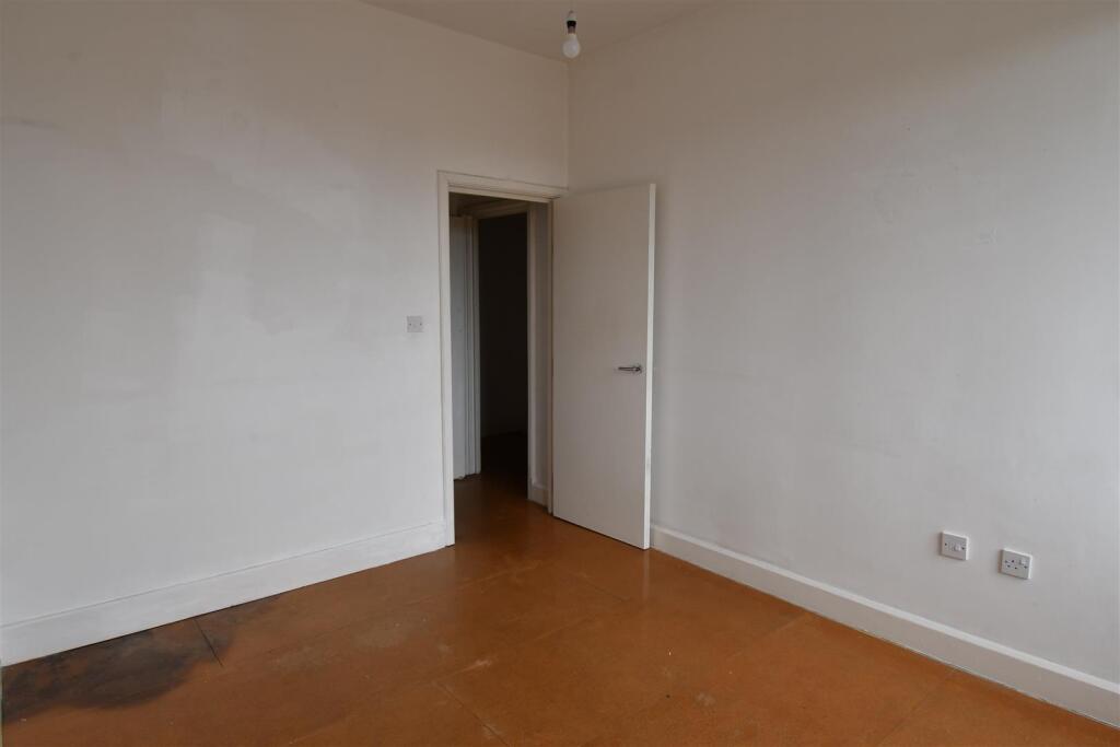 Apartment in Cardiff - View 4