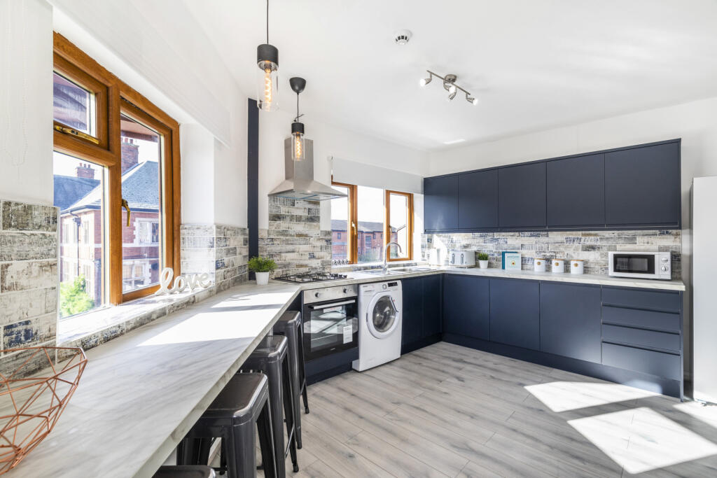 House in Leeds, Hyde Park - View 4