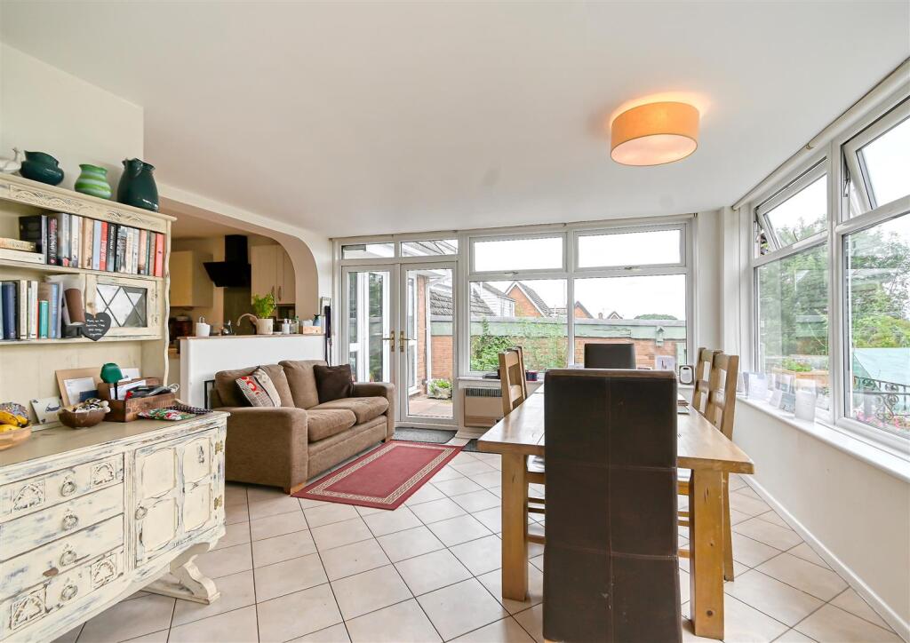 33 Ludlow Heights, Bridgnorth photo 4