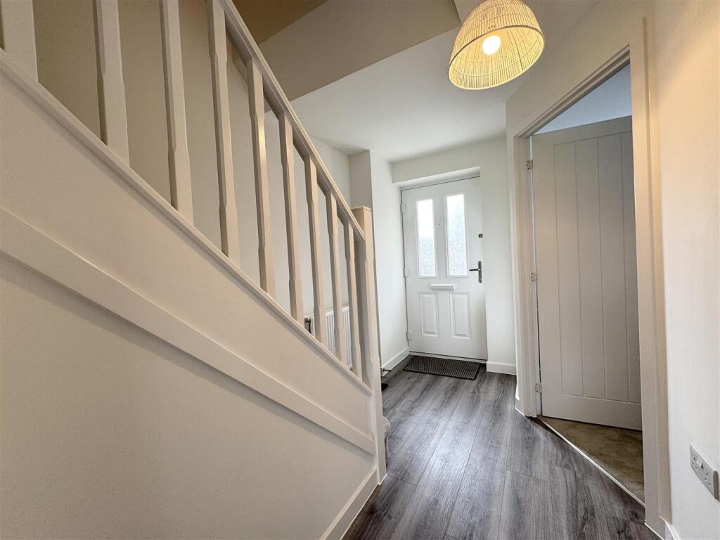 House in Huddersfield - View 4