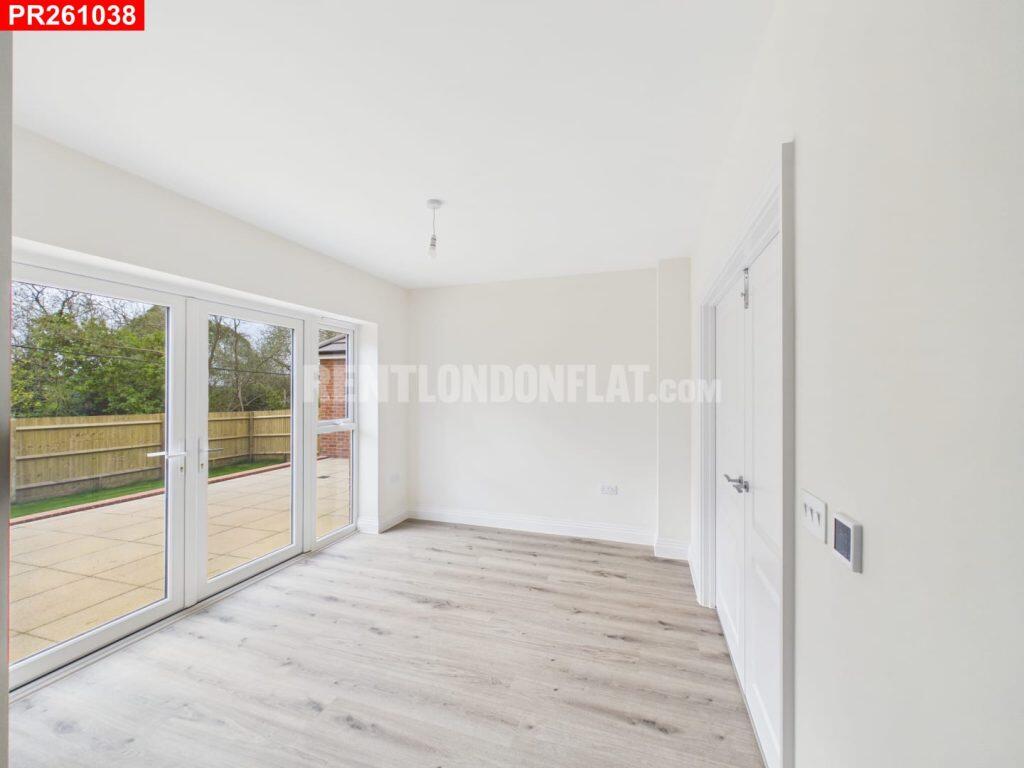Main image of property: Maidenhead – 4 Bedrooms Flat