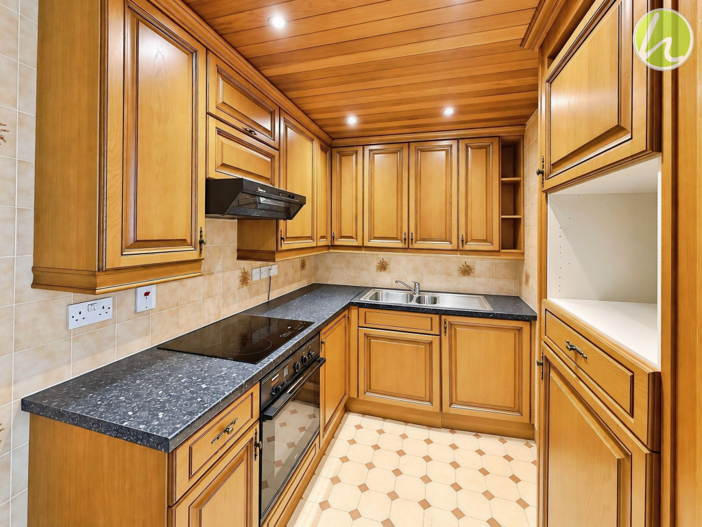House in Stanford-le-Hope, Essex - View 5