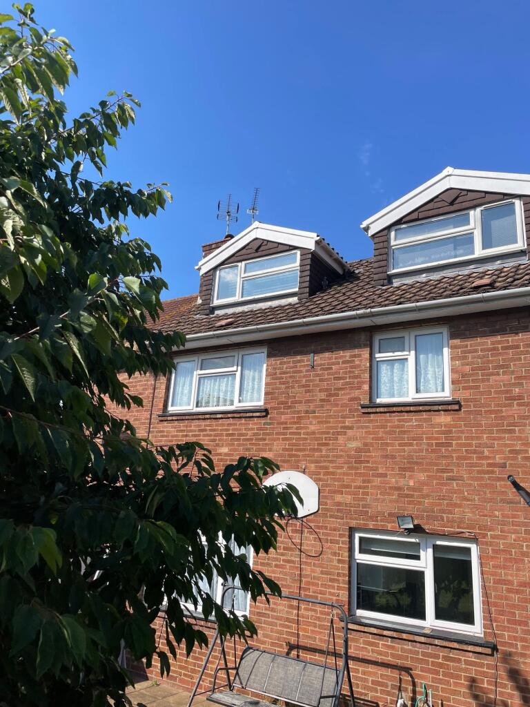 6 bedroom house for rent