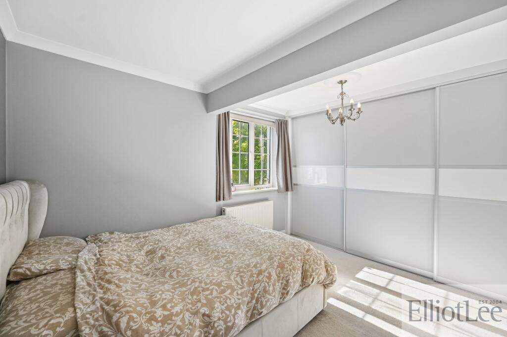 House in Harrow - View 5