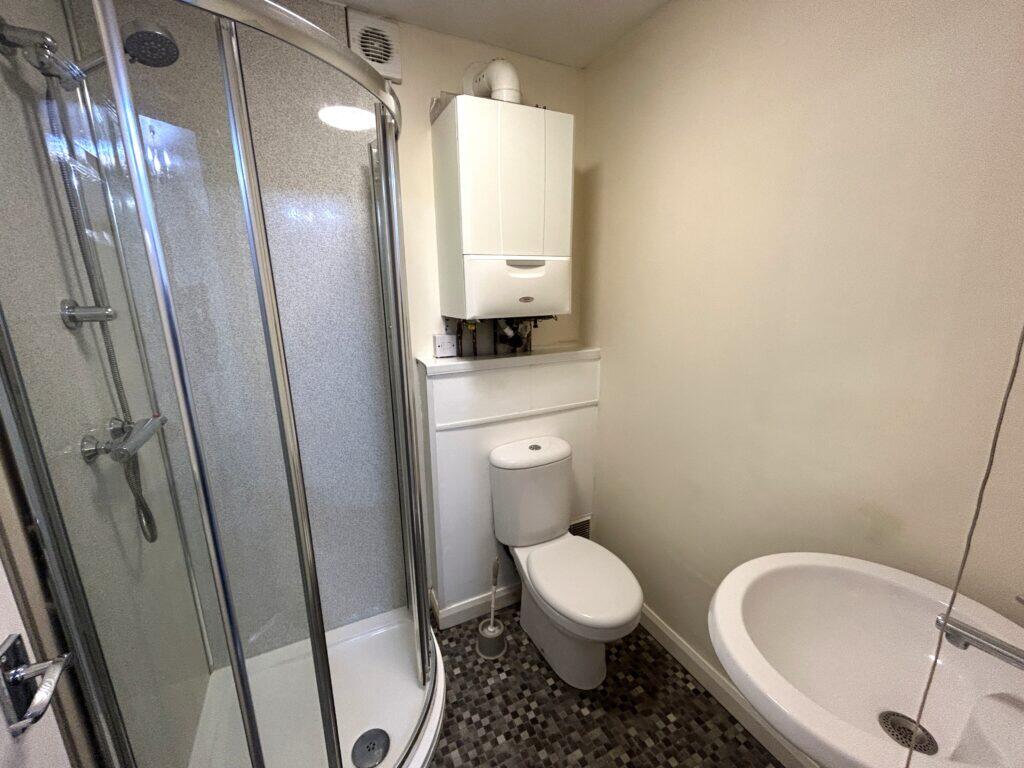 Apartment in Wakefield - View 4