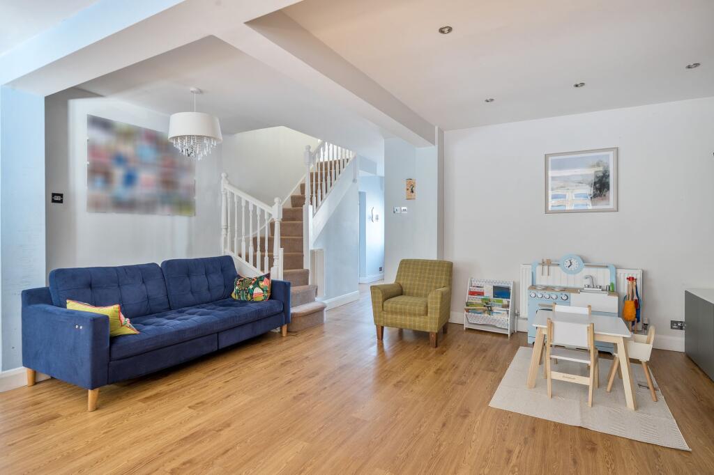 Chaldon Way, Coulsdon, CR5 photo 4