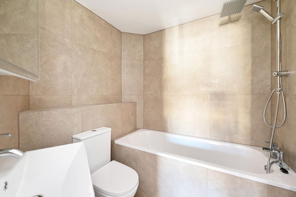 Apartment in Guildford - View 5