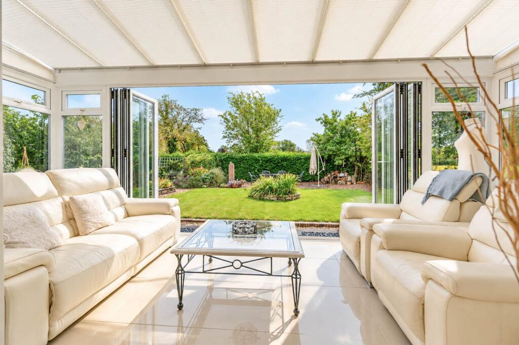 House in Newport - View 4