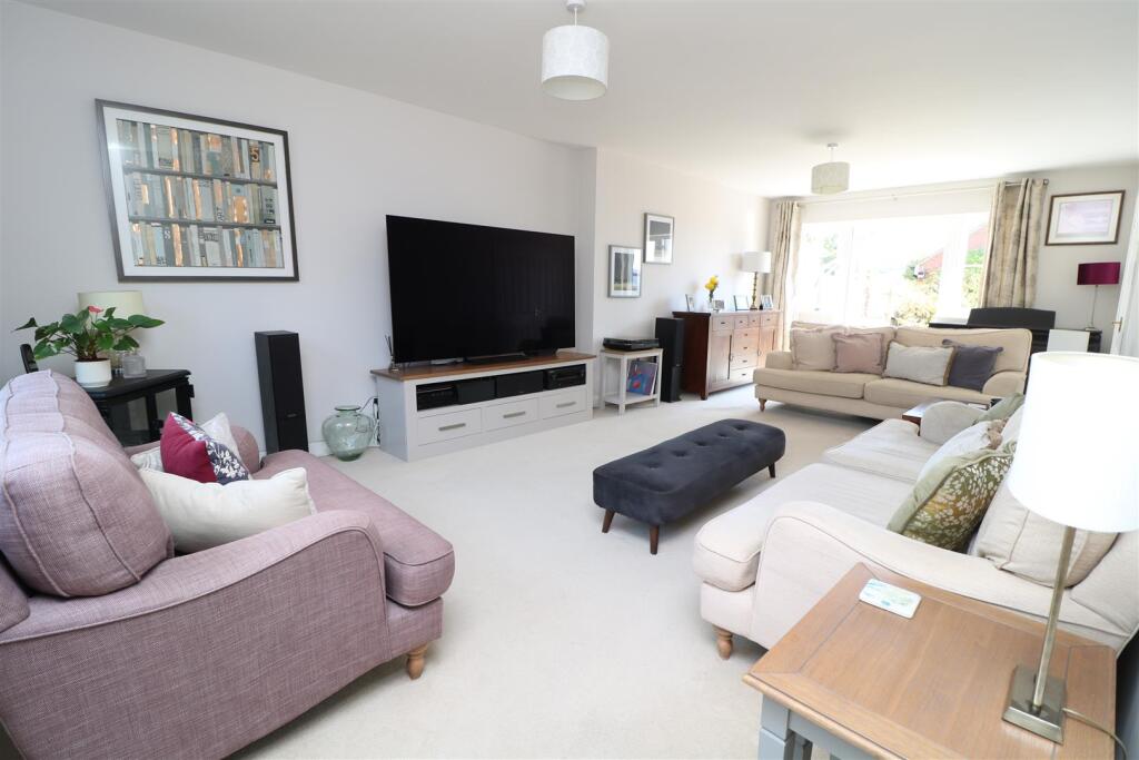 House in Swindon, Melksham - More