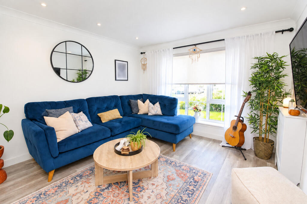 House in Glenmavis, Golfhill - View 3