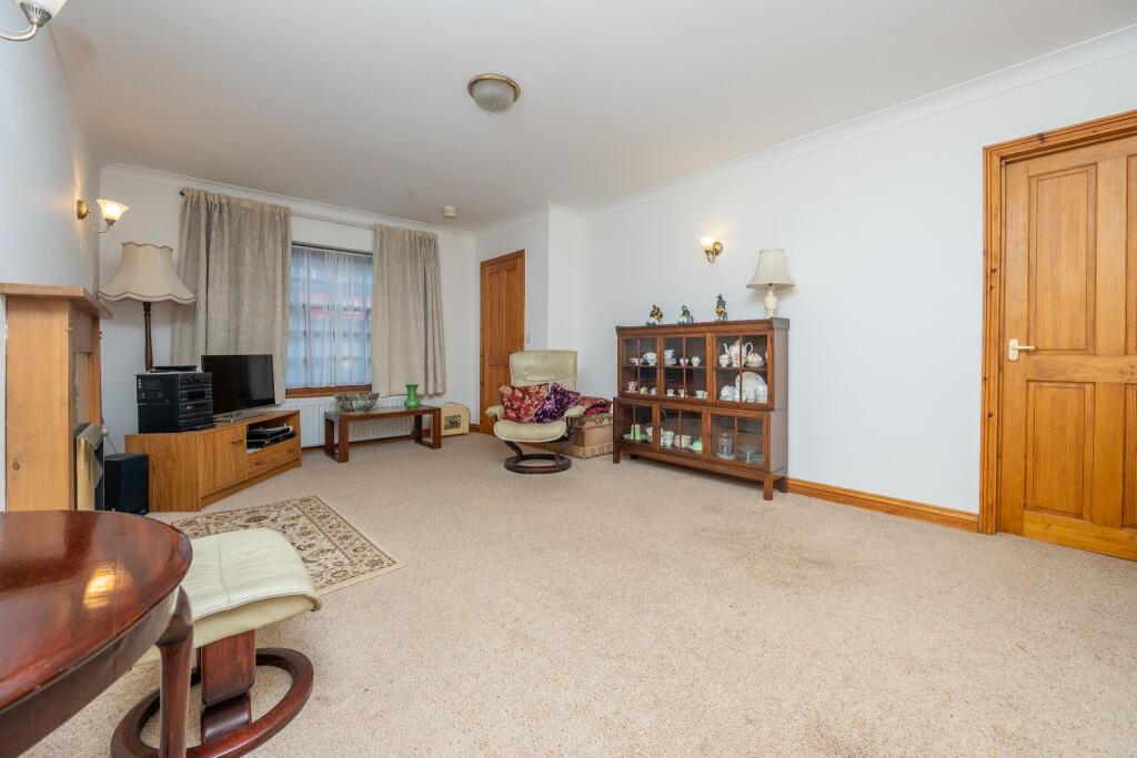 House in Stratford-on-Avon, Alcester - More
