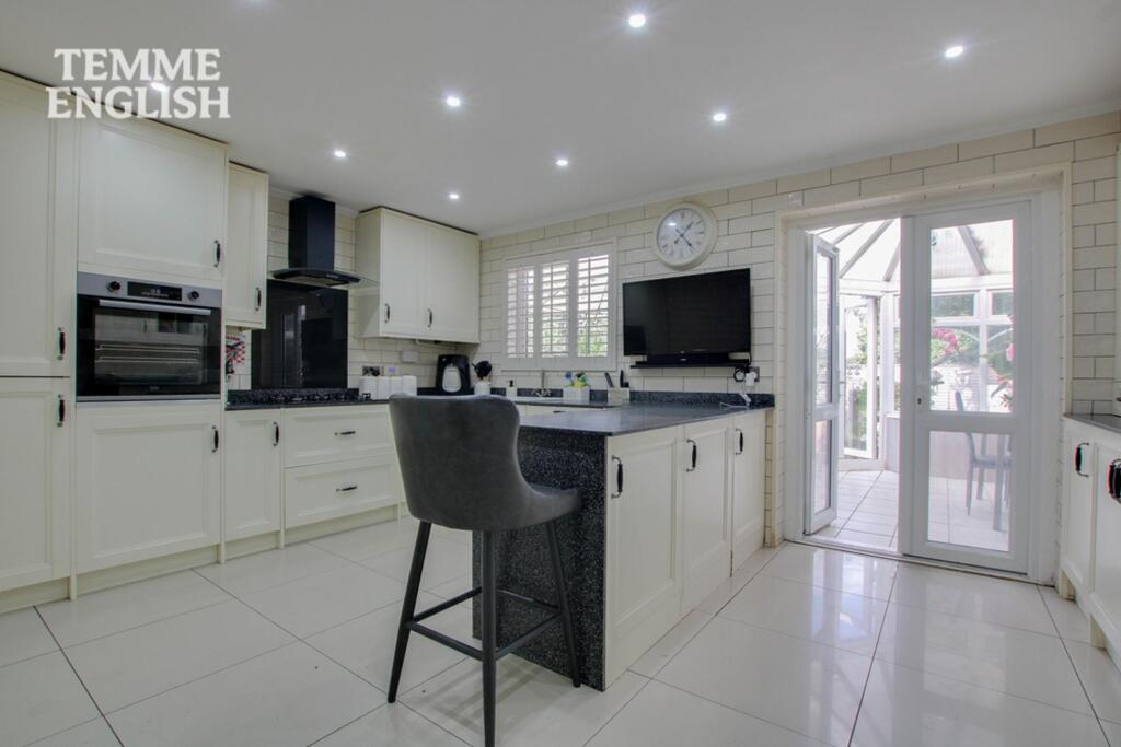 House in Southend-on-Sea - View 2