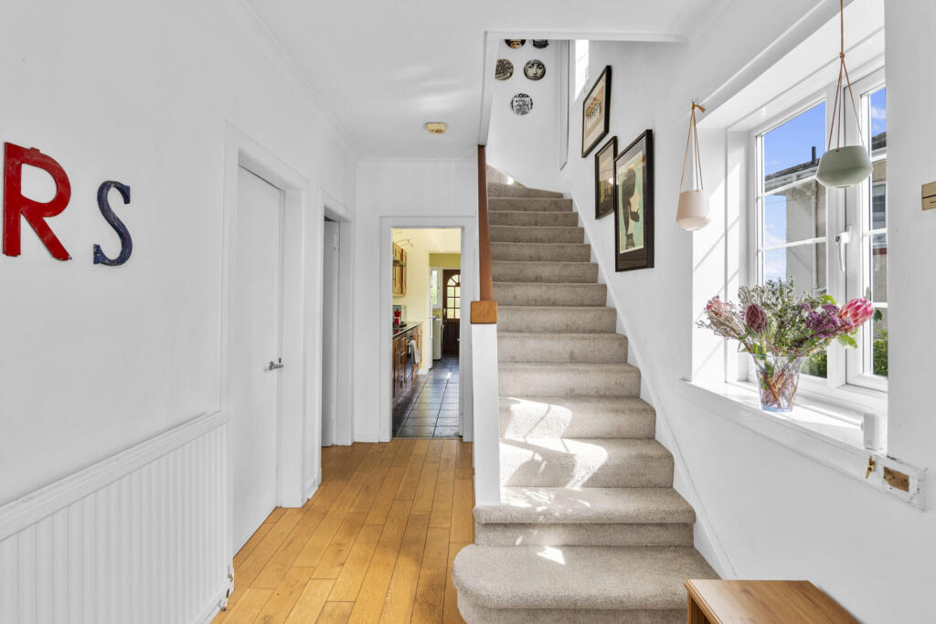 16 Beech Avenue, Bearsden, G61 3EX photo 3