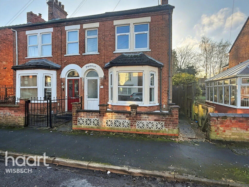 3-bed semi-detached on Colvile Road, Wisbech, £175,000
