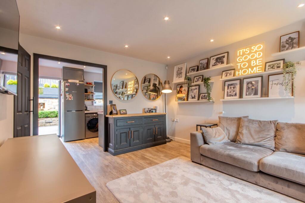 House in Bradford, West Morton, Keighley - View 3
