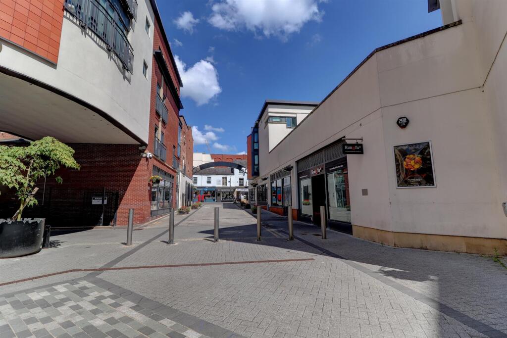 Main image of property: The Parade, Leamington Spa