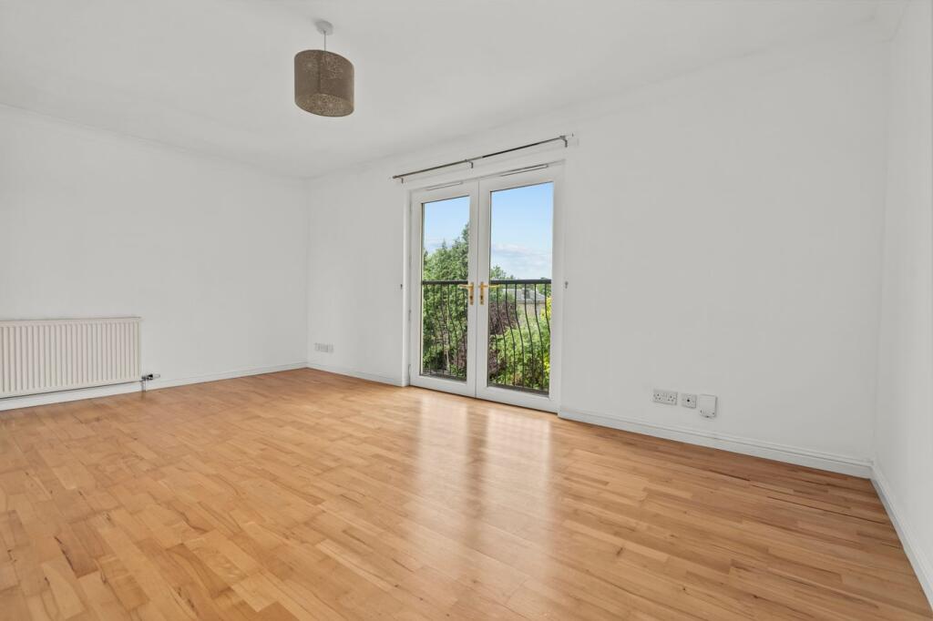 Apartment in Falkirk, Callendar Park, Woodlands - View 2
