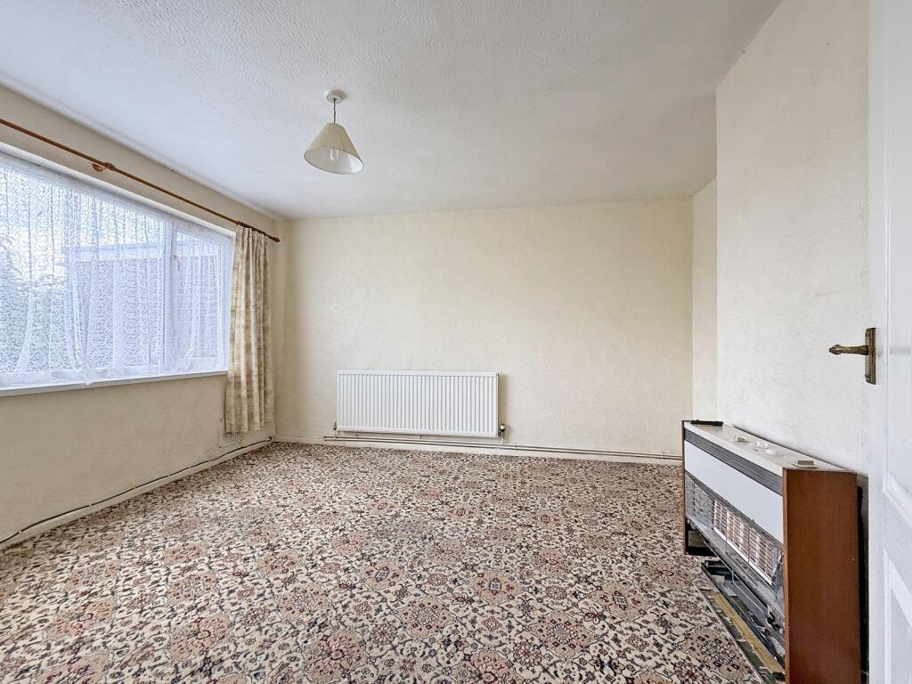 House in Cardiff, Llanharry - View 2
