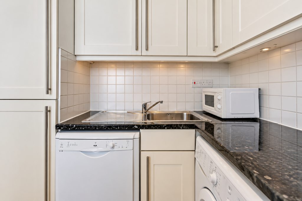 Apartment in London - View 5