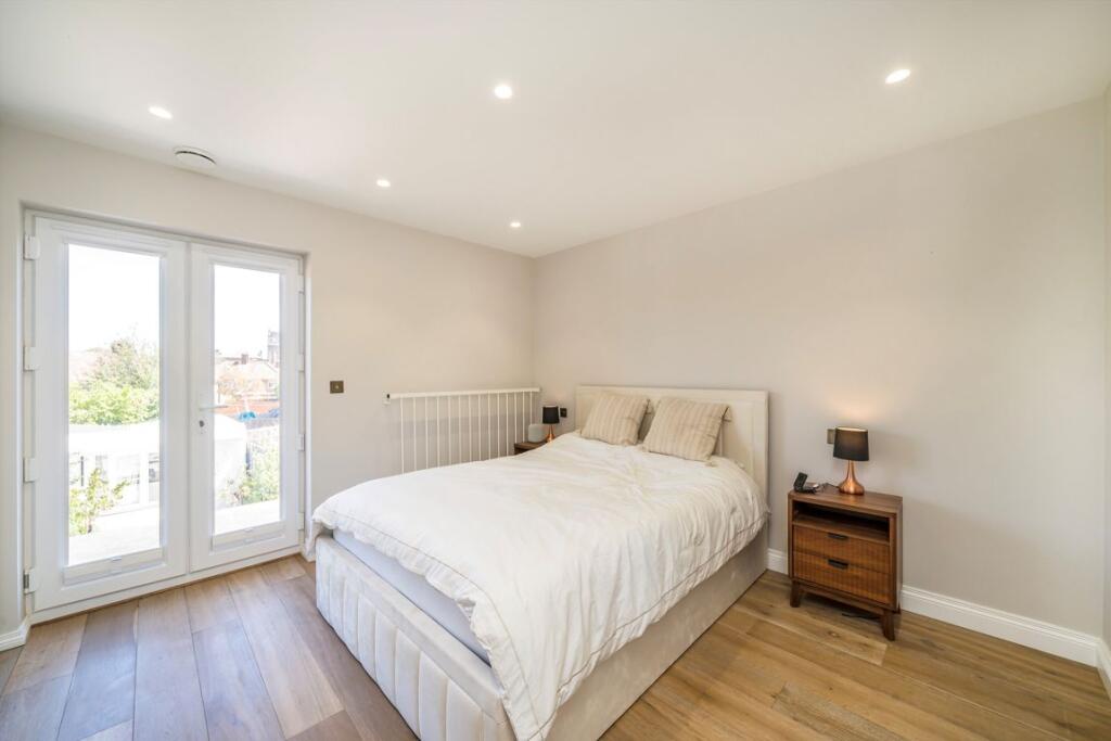 House in London - View 5
