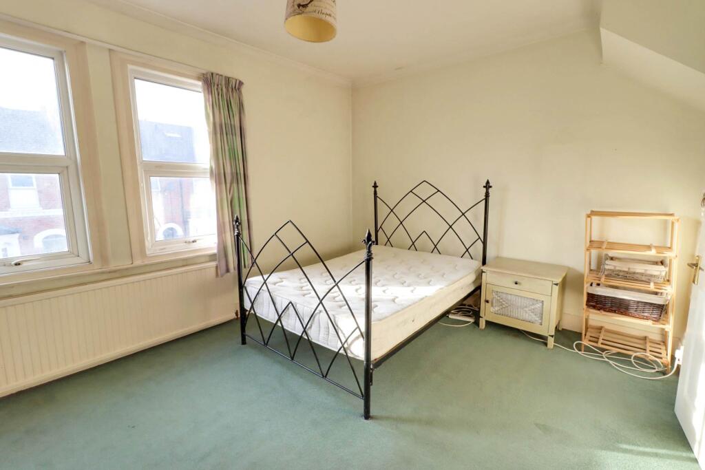 Blenheim Road, Reading - More