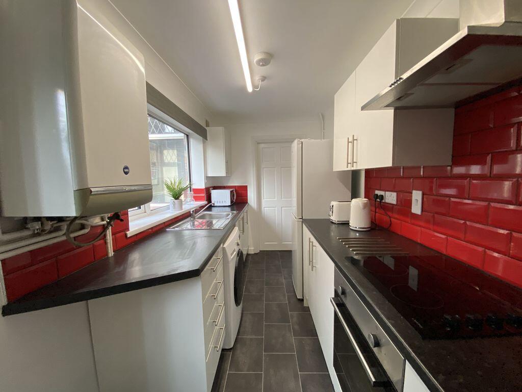 House in Stoke-on-Trent - More