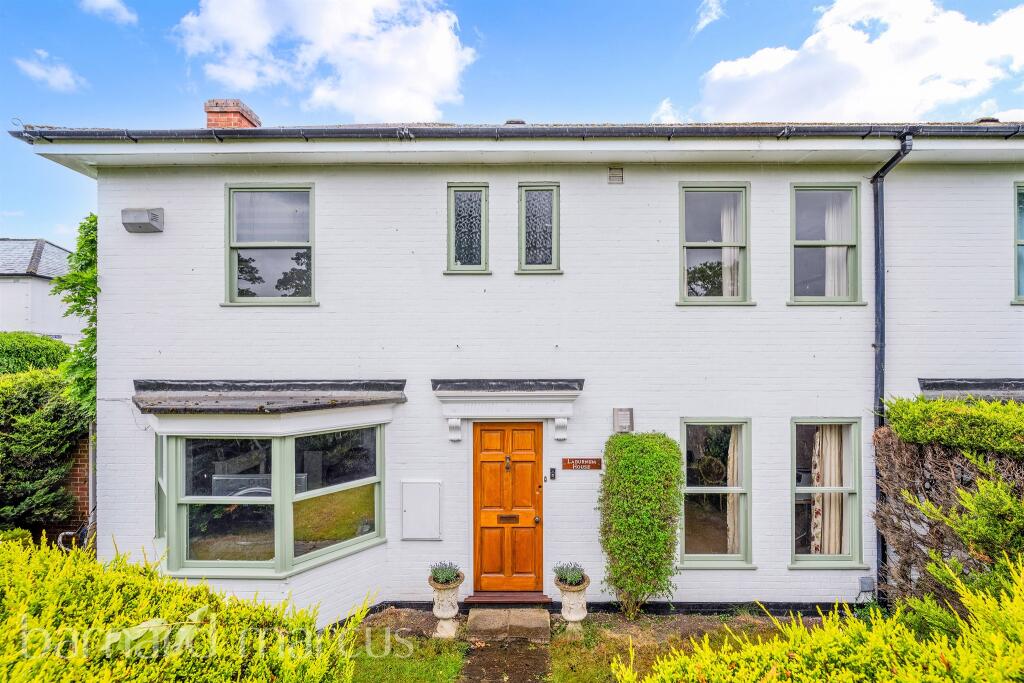 Main image of property: The Parade, EPSOM