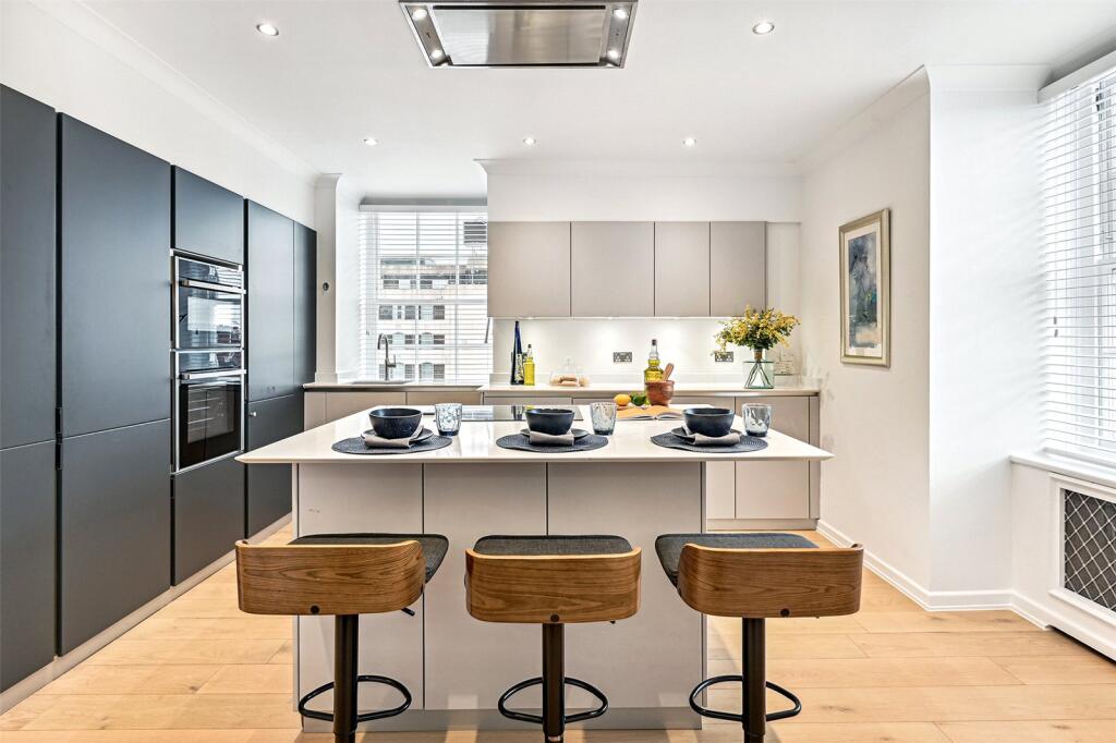 Apartment in London - View 5