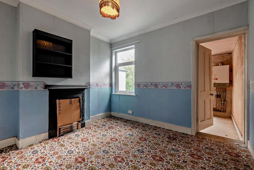 House in Slough - View 4